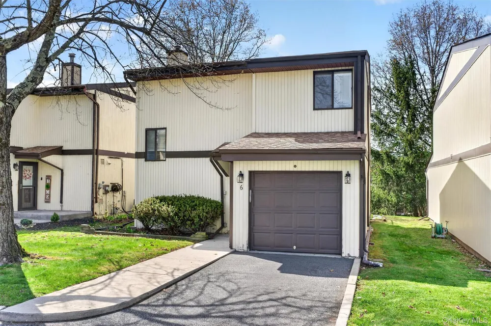 6 Charlotte Mews Middletown, NY 10940