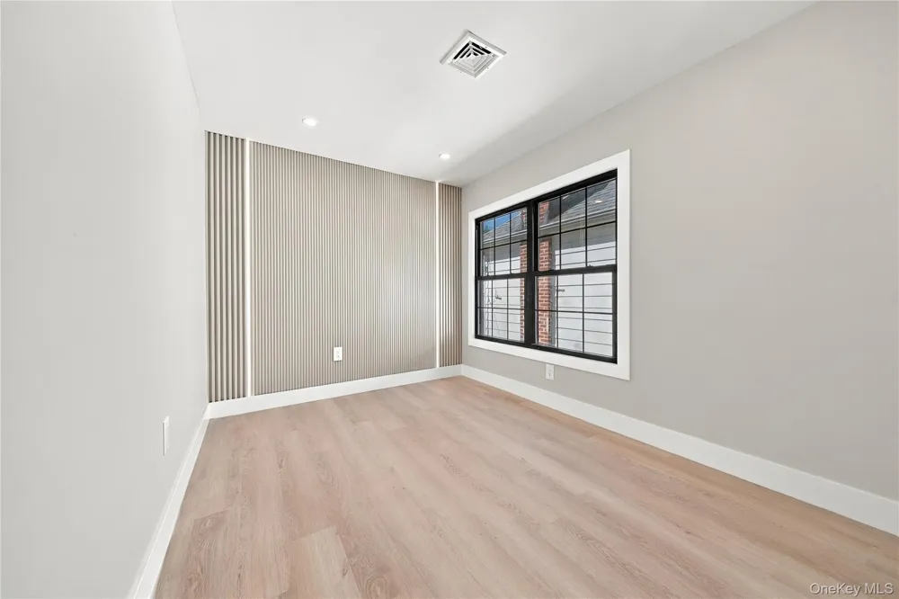 105-19 189th Street Hollis, NY 11412