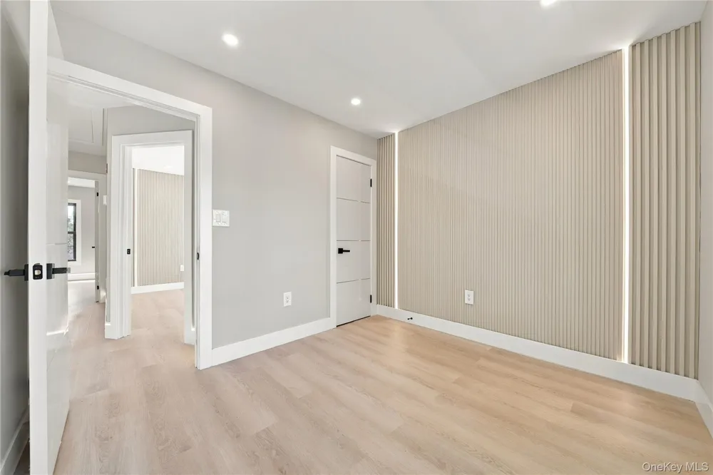 105-19 189th Street Hollis, NY 11412