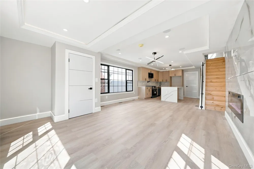 105-19 189th Street Hollis, NY 11412