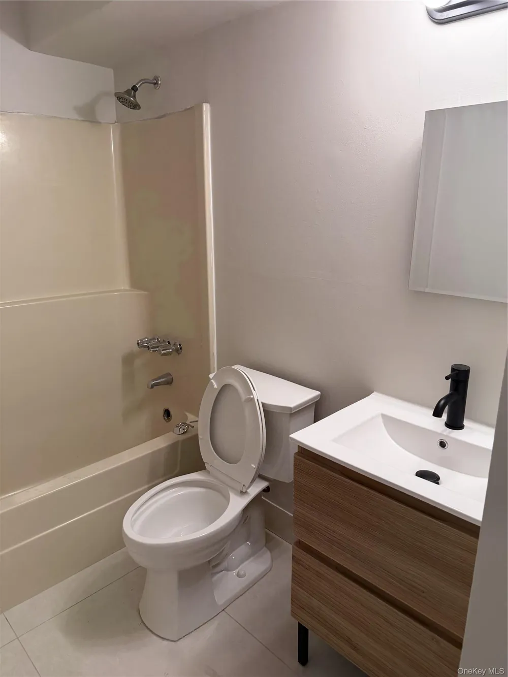 320 Post Avenue #3J Westbury, NY 11590