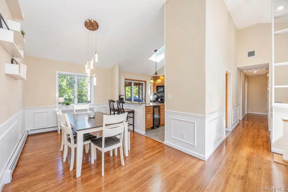 137 Ridgewood Avenue Farmingville, NY 11738