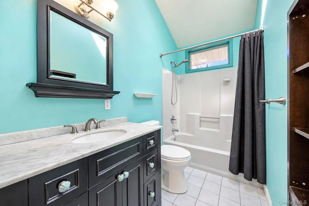 137 Ridgewood Avenue Farmingville, NY 11738