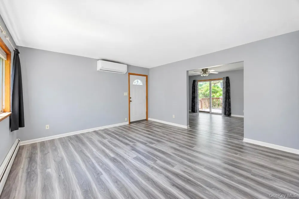 137 Ridgewood Avenue Farmingville, NY 11738
