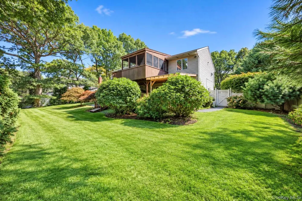 137 Ridgewood Avenue Farmingville, NY 11738