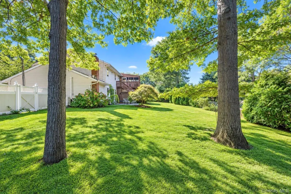 137 Ridgewood Avenue Farmingville, NY 11738