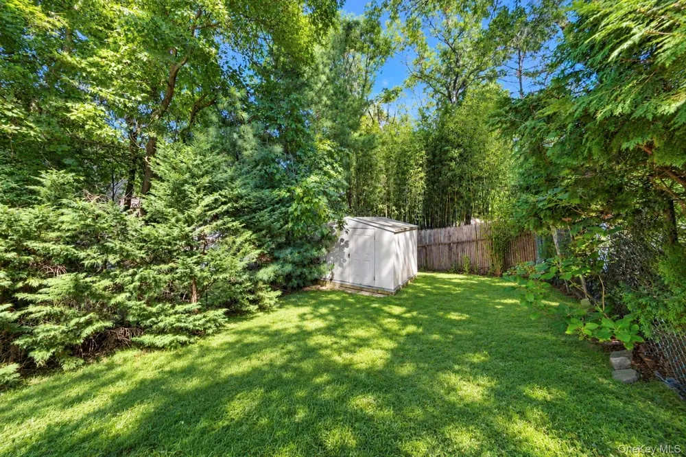 137 Ridgewood Avenue Farmingville, NY 11738