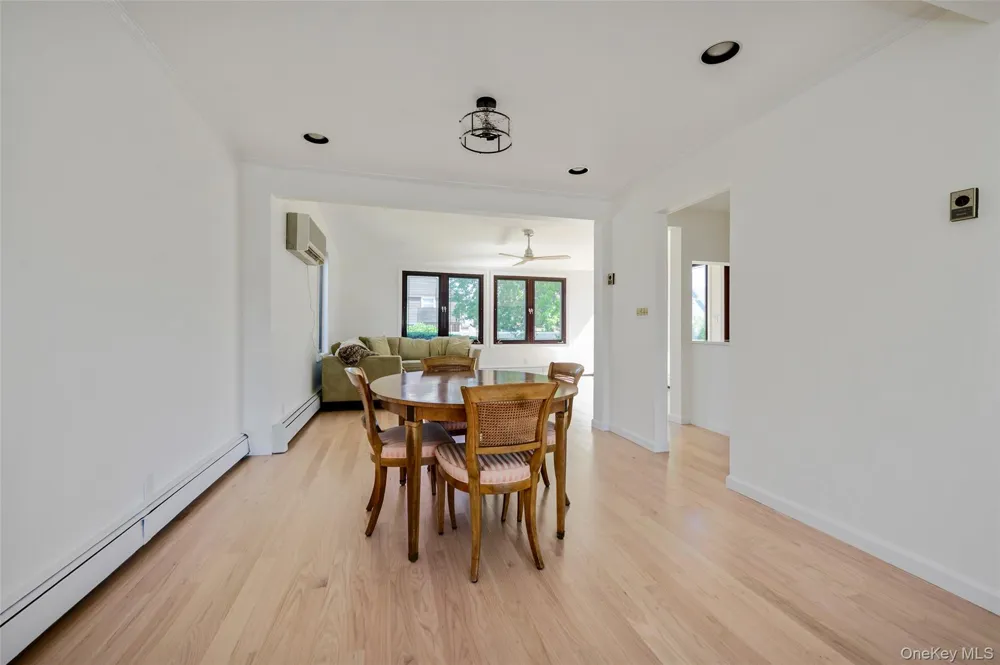 190 W Waukena Avenue Oceanside, NY 11572