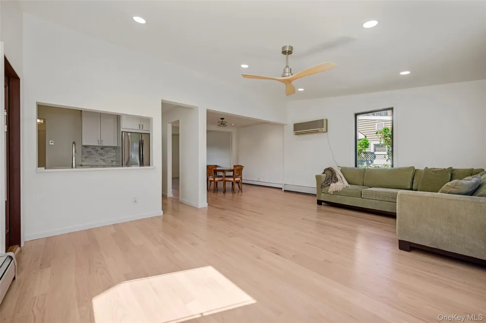 190 W Waukena Avenue Oceanside, NY 11572