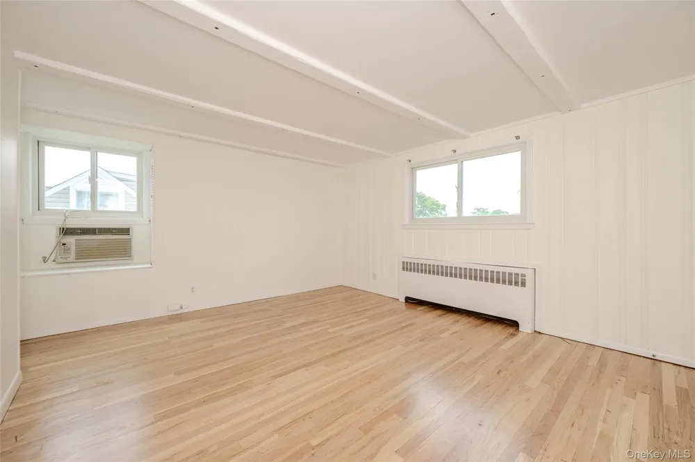 190 W Waukena Avenue Oceanside, NY 11572