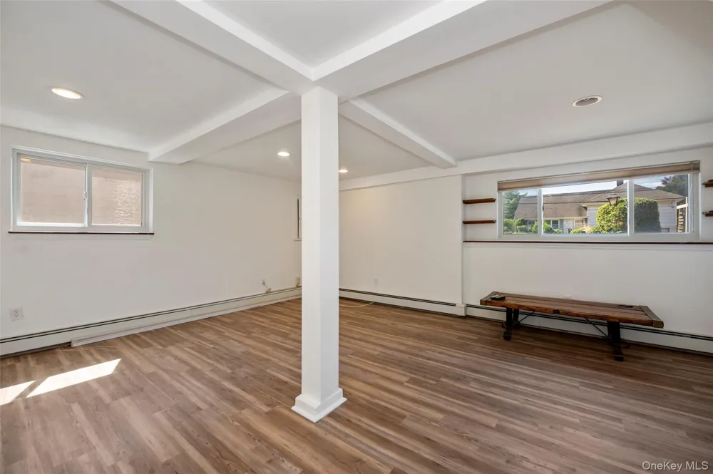 190 W Waukena Avenue Oceanside, NY 11572
