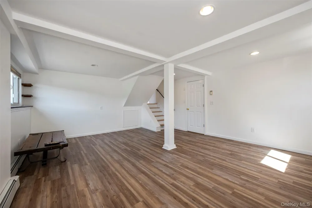 190 W Waukena Avenue Oceanside, NY 11572