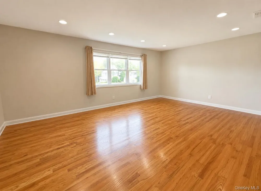 83 Heitz Place Hicksville, NY 11801