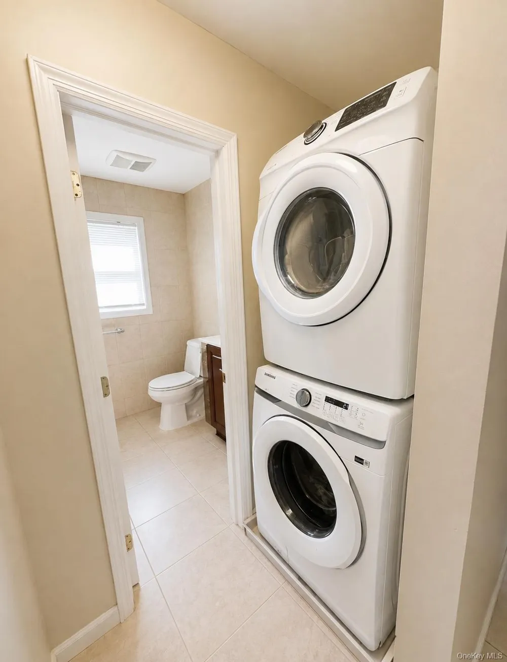 83 Heitz Place Hicksville, NY 11801