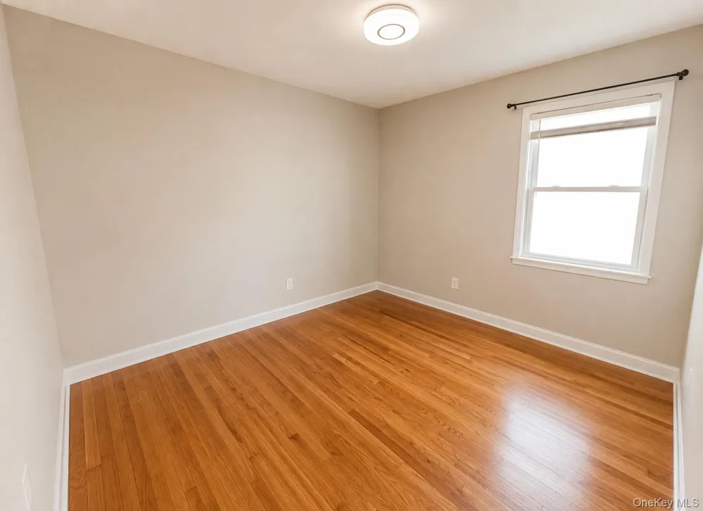 83 Heitz Place Hicksville, NY 11801