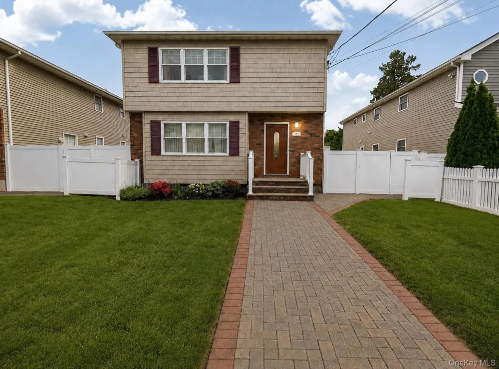 83 Heitz Place Hicksville, NY 11801