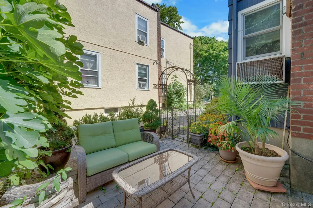 39 Saint Joseph Street New Rochelle, NY 10805