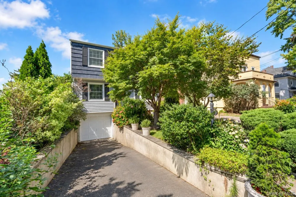 39 Saint Joseph Street New Rochelle, NY 10805