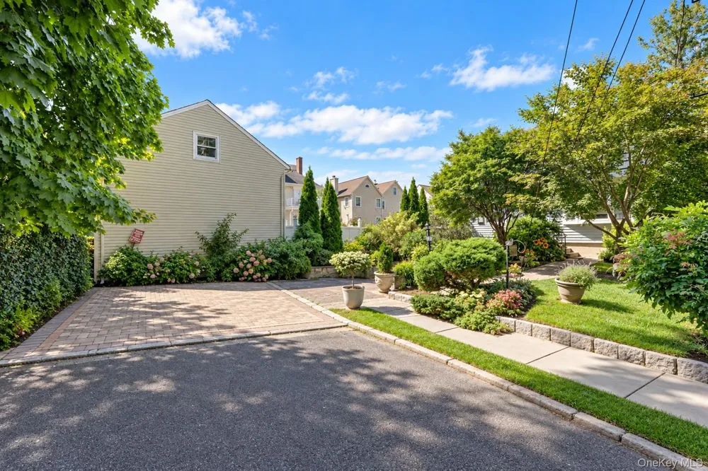 39 Saint Joseph Street New Rochelle, NY 10805