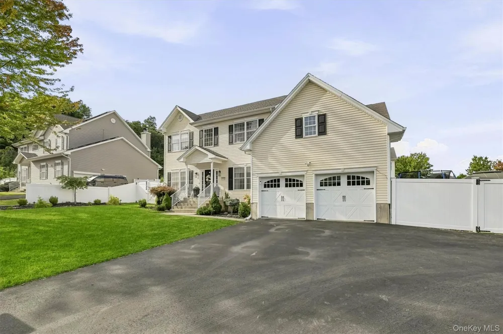 2726 Colonial Drive New Windsor, NY 12553