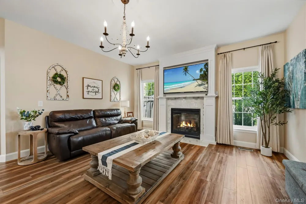 2726 Colonial Drive New Windsor, NY 12553