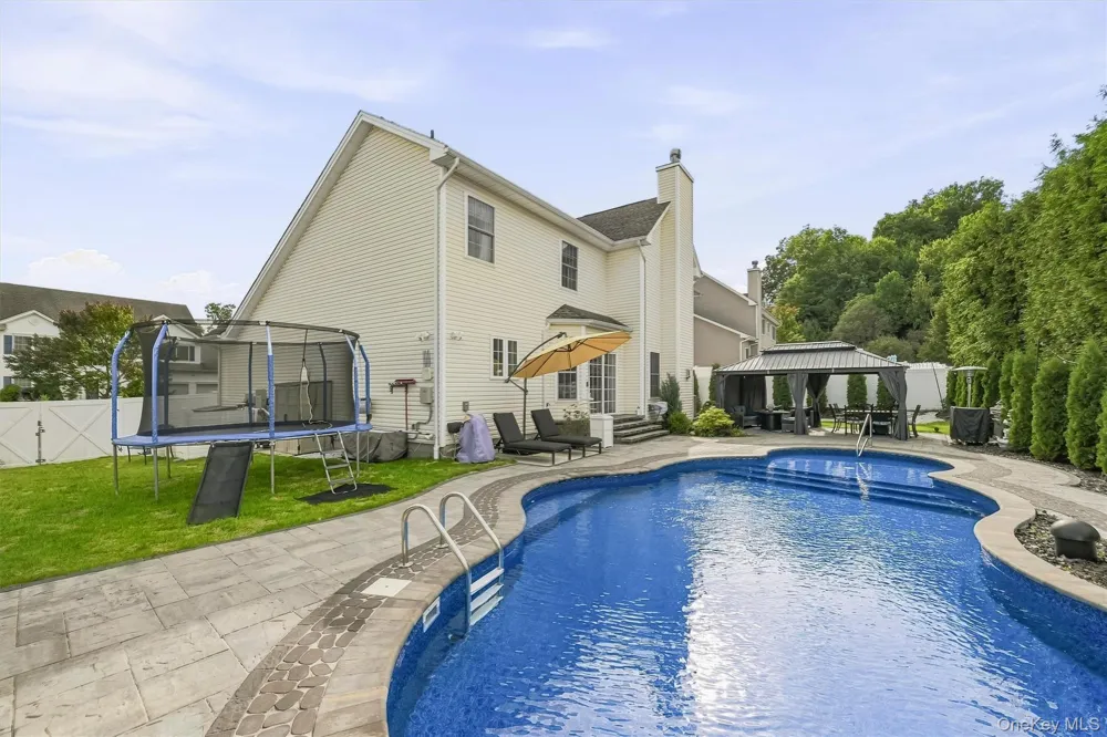2726 Colonial Drive New Windsor, NY 12553