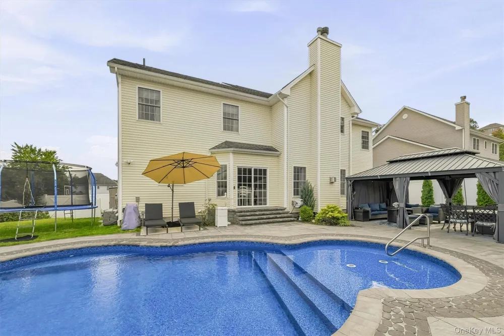 2726 Colonial Drive New Windsor, NY 12553