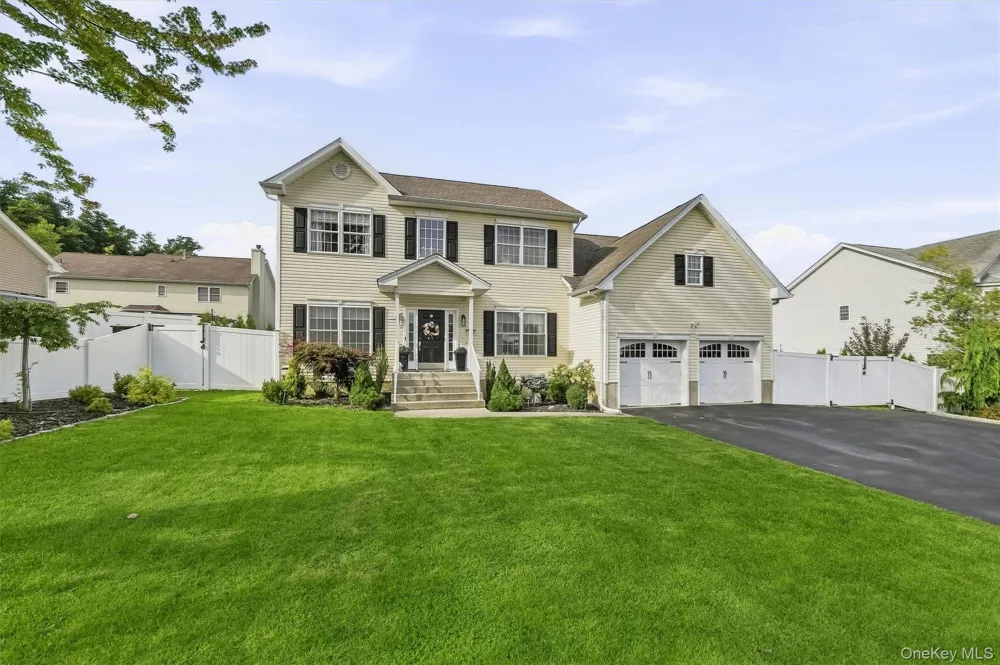 2726 Colonial Drive New Windsor, NY 12553