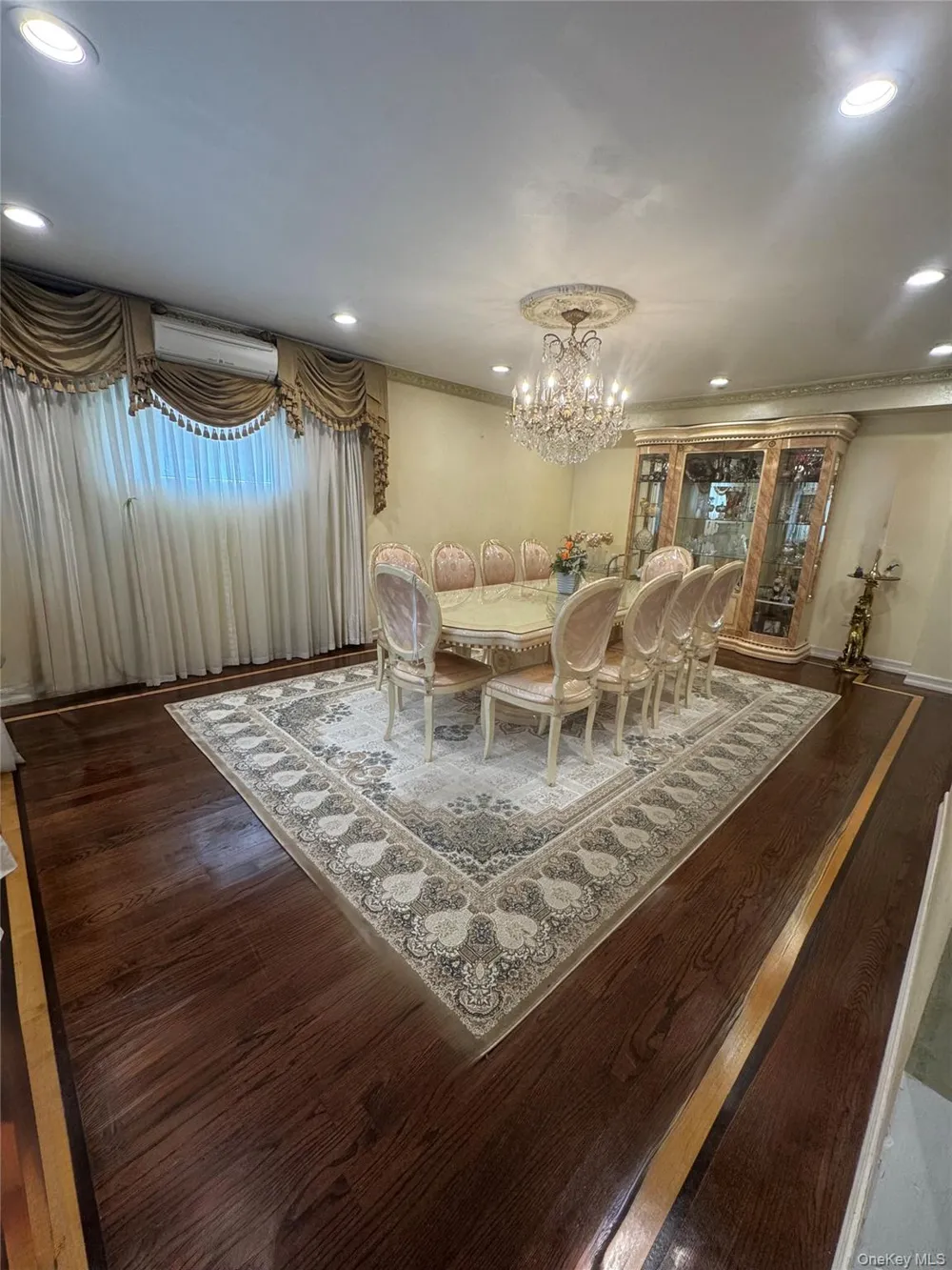 139-04 Coolidge Avenue Briarwood, NY 11435