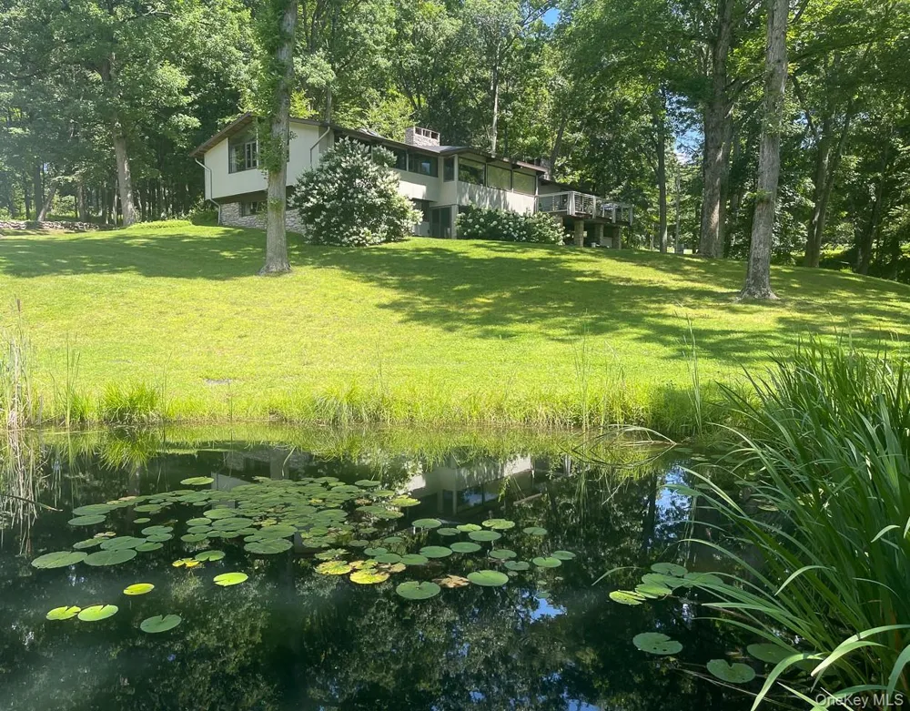 81-85 Fraleigh Hill Road Millbrook, NY 12545