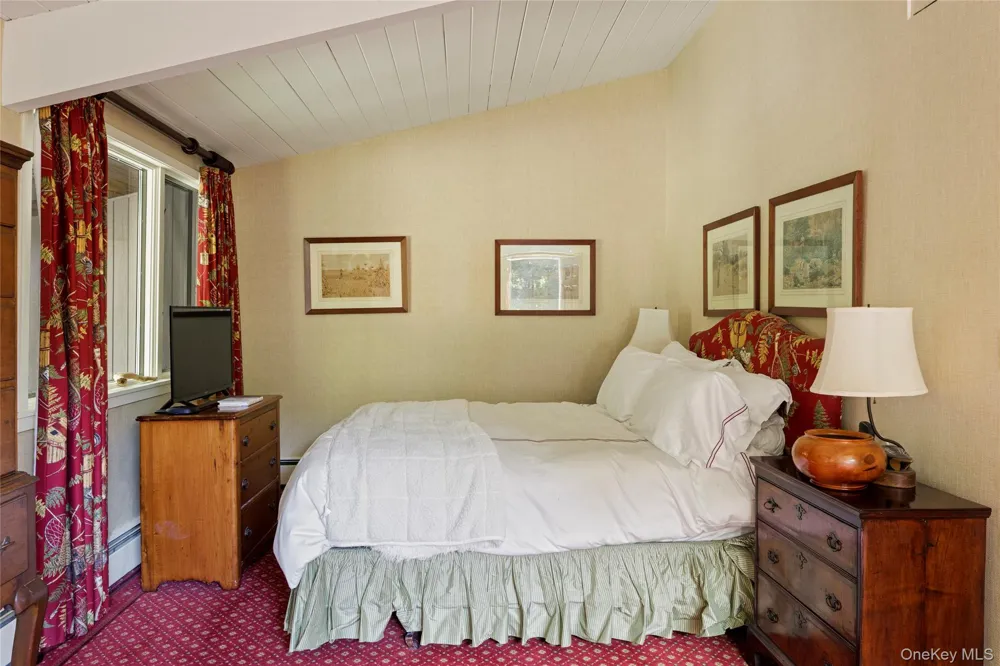 81-85 Fraleigh Hill Road Millbrook, NY 12545