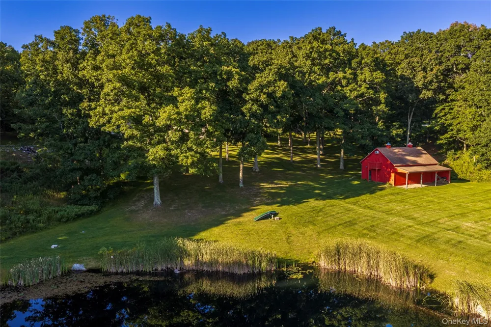 81-85 Fraleigh Hill Road Millbrook, NY 12545
