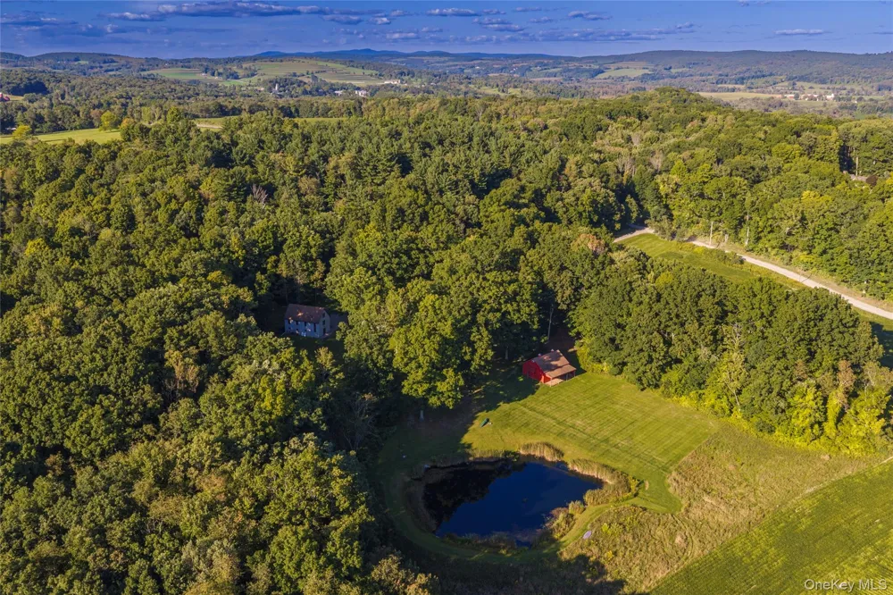 81-85 Fraleigh Hill Road Millbrook, NY 12545