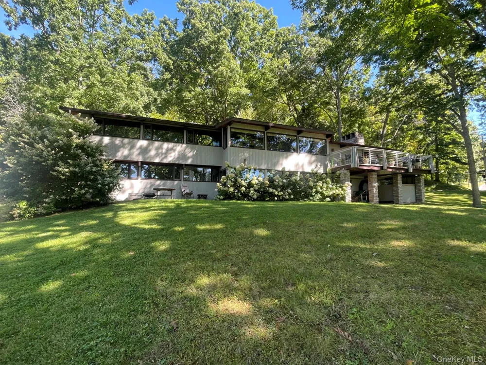 81-85 Fraleigh Hill Road Millbrook, NY 12545