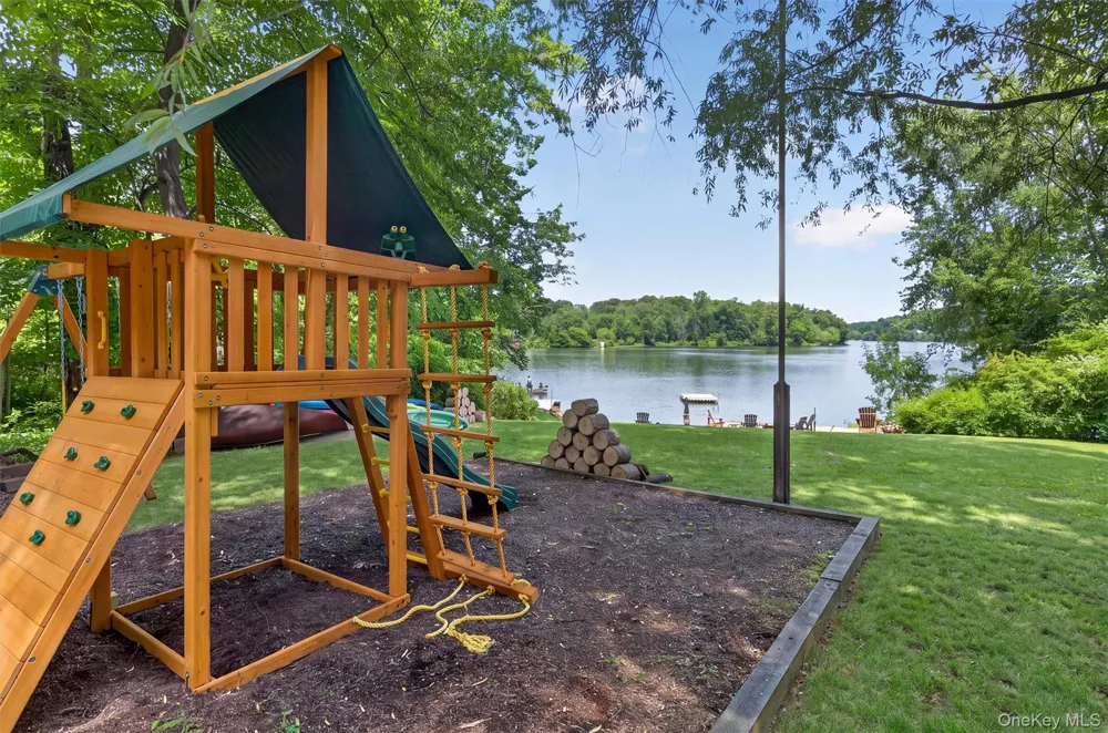 3112 Donald Court Mohegan Lake, NY 10547