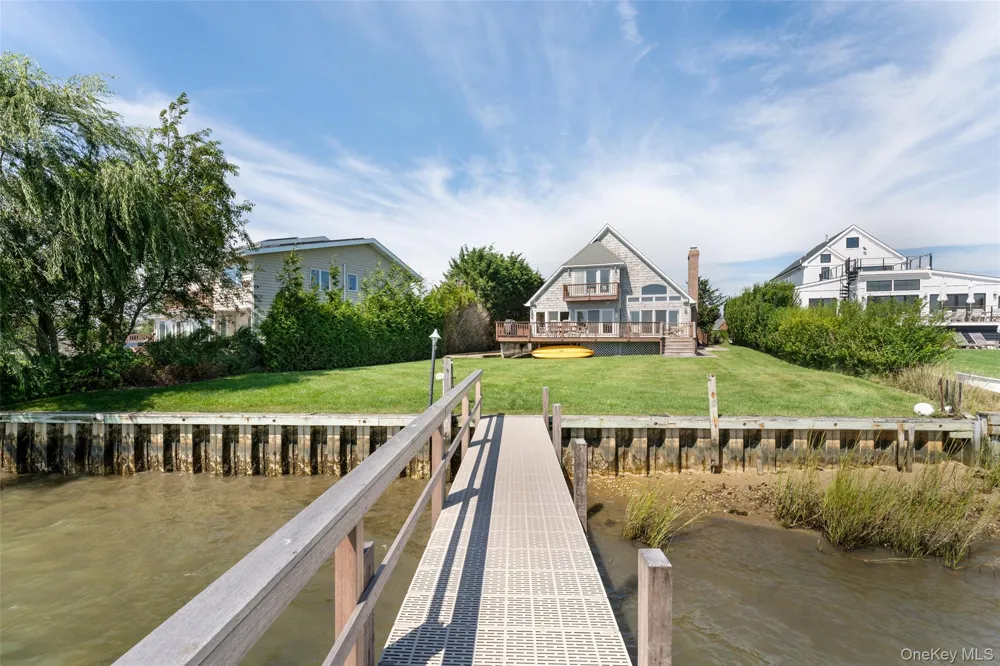 38 Old Fort Lane Southampton, NY 11968