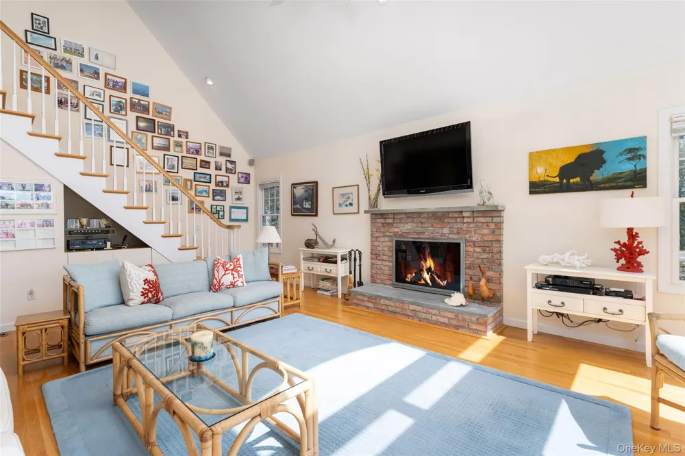 38 Old Fort Lane Southampton, NY 11968