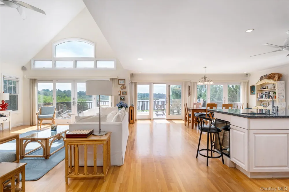38 Old Fort Lane Southampton, NY 11968