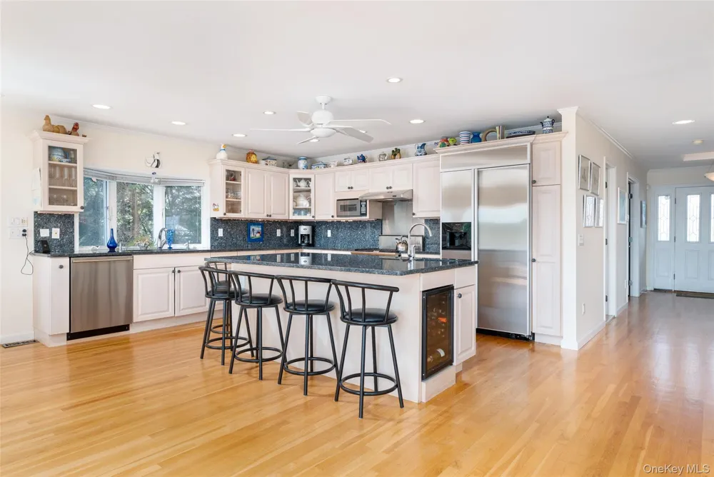 38 Old Fort Lane Southampton, NY 11968