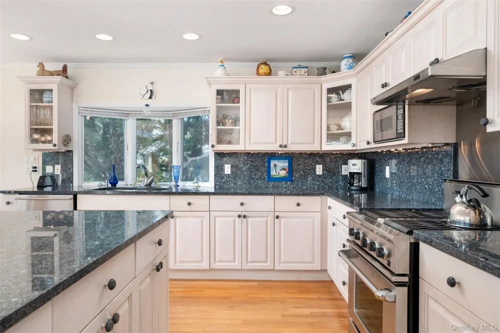 38 Old Fort Lane Southampton, NY 11968