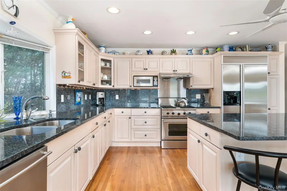 38 Old Fort Lane Southampton, NY 11968