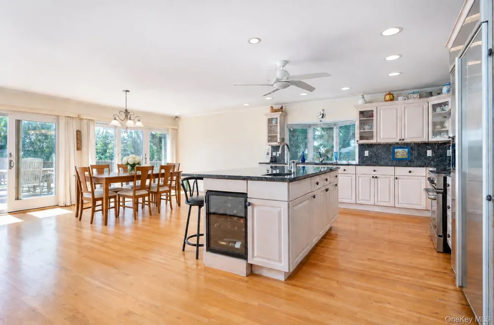38 Old Fort Lane Southampton, NY 11968