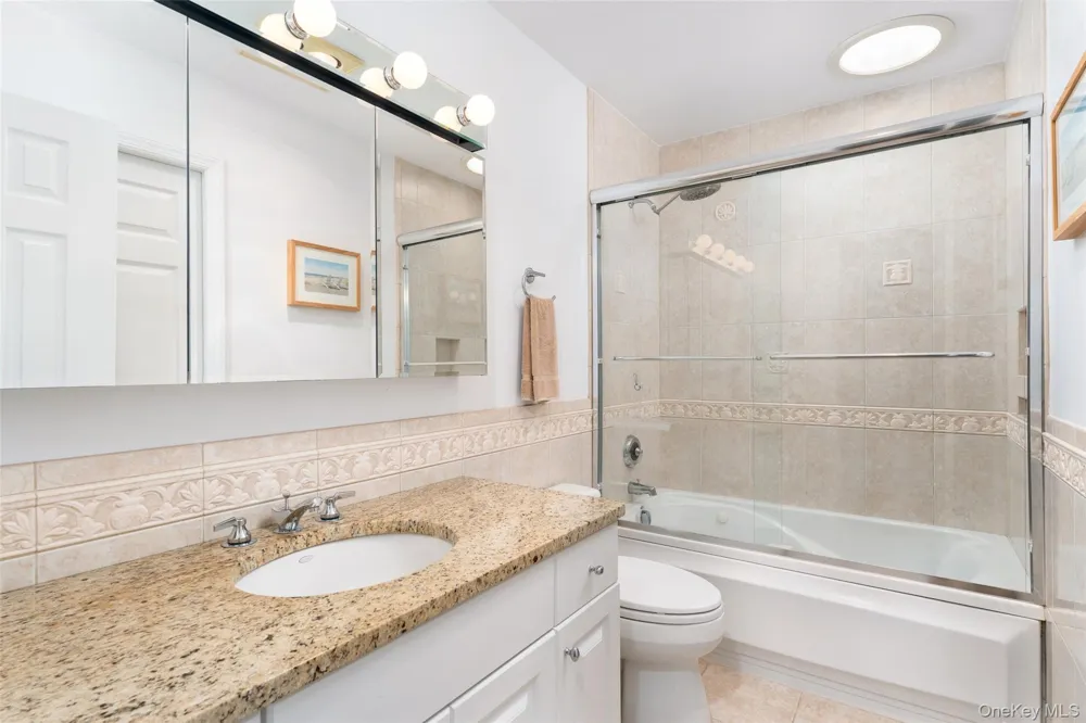 38 Old Fort Lane Southampton, NY 11968