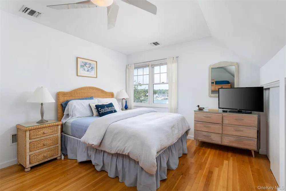 38 Old Fort Lane Southampton, NY 11968