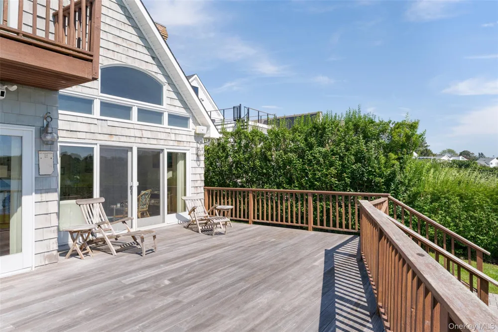 38 Old Fort Lane Southampton, NY 11968