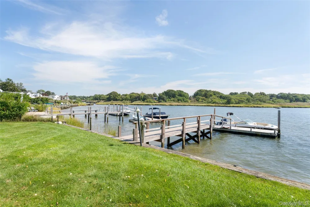 38 Old Fort Lane Southampton, NY 11968