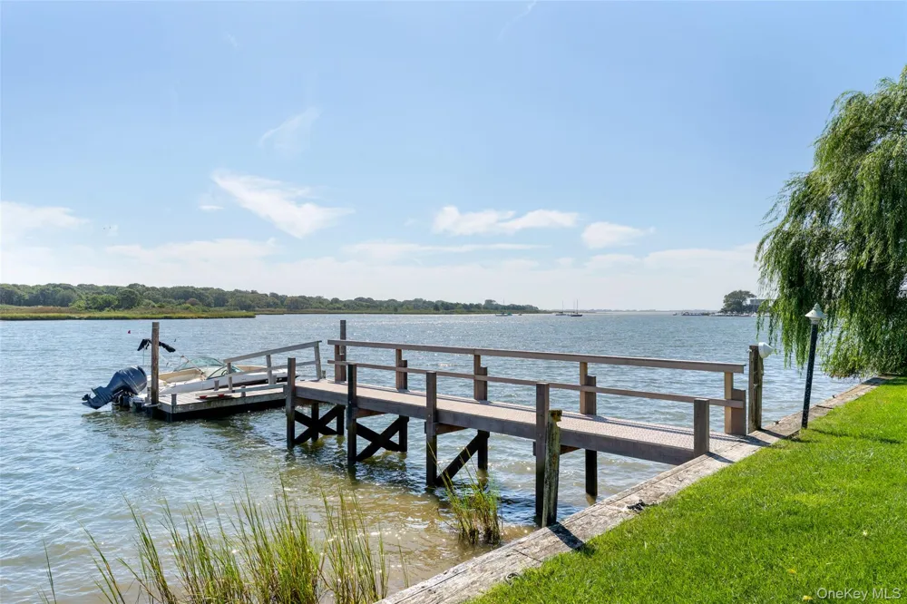 38 Old Fort Lane Southampton, NY 11968