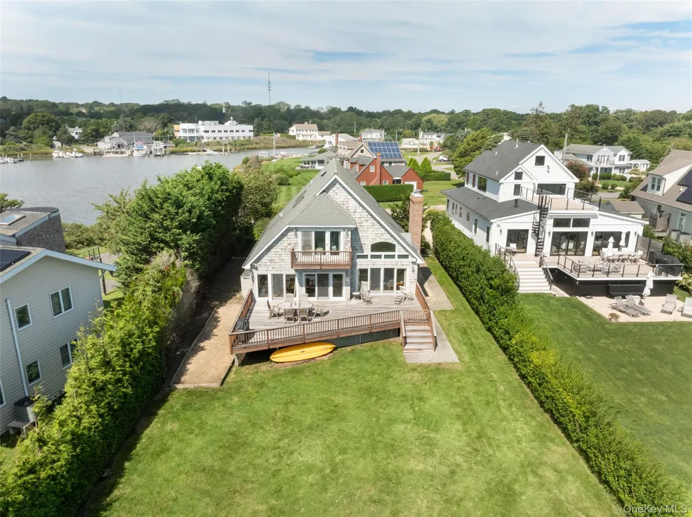 38 Old Fort Lane Southampton, NY 11968
