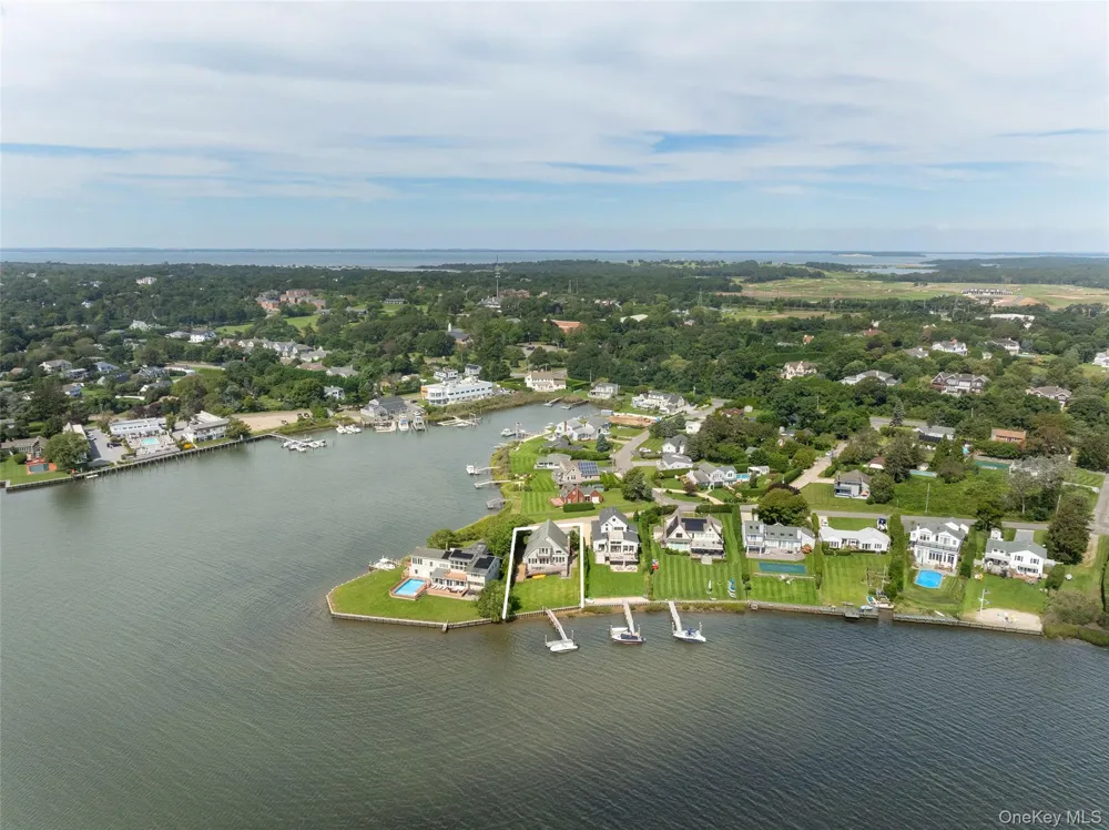 38 Old Fort Lane Southampton, NY 11968