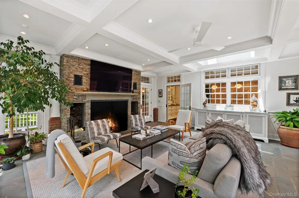 24 Trails End Chappaqua, NY 10514